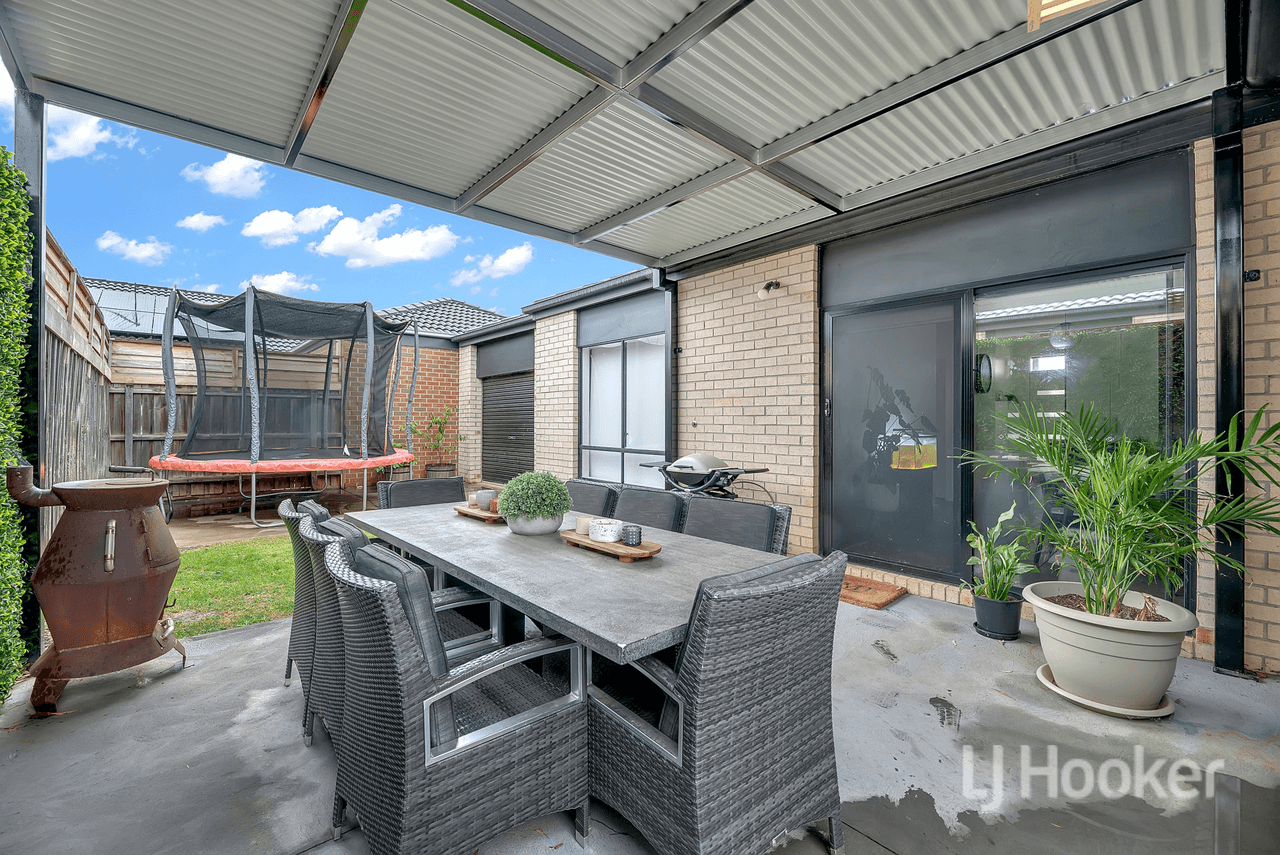 32 The Embankment, KURUNJANG, VIC 3337