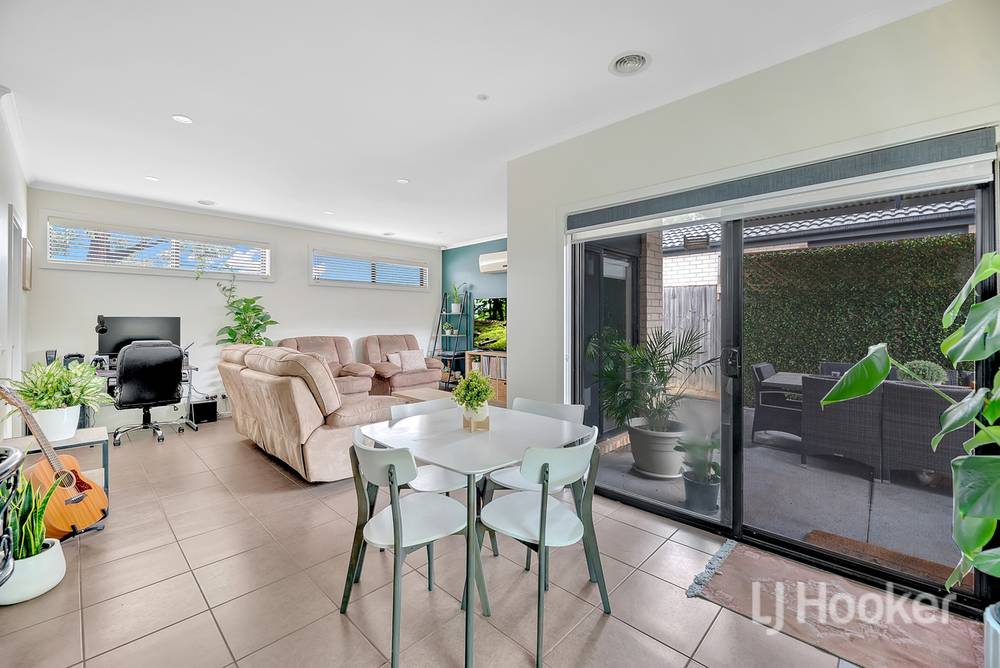 32 The Embankment, KURUNJANG, VIC 3337