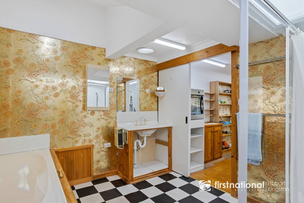 14 Salvator Road, WEST HOBART, TAS 7000