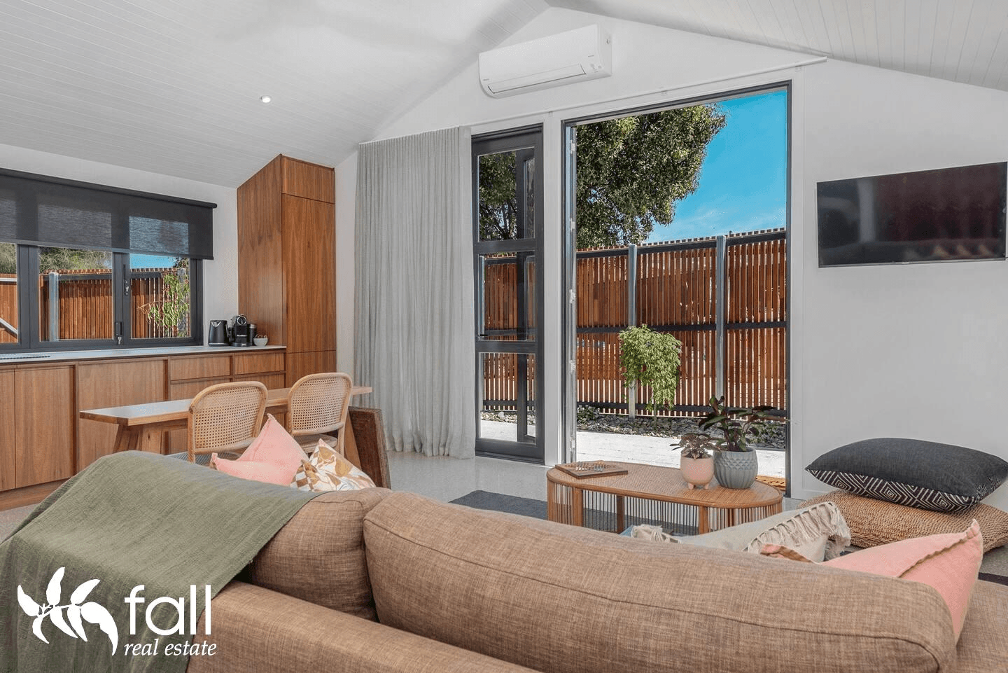 28a Frederick Henry Parade, CREMORNE, TAS 7024