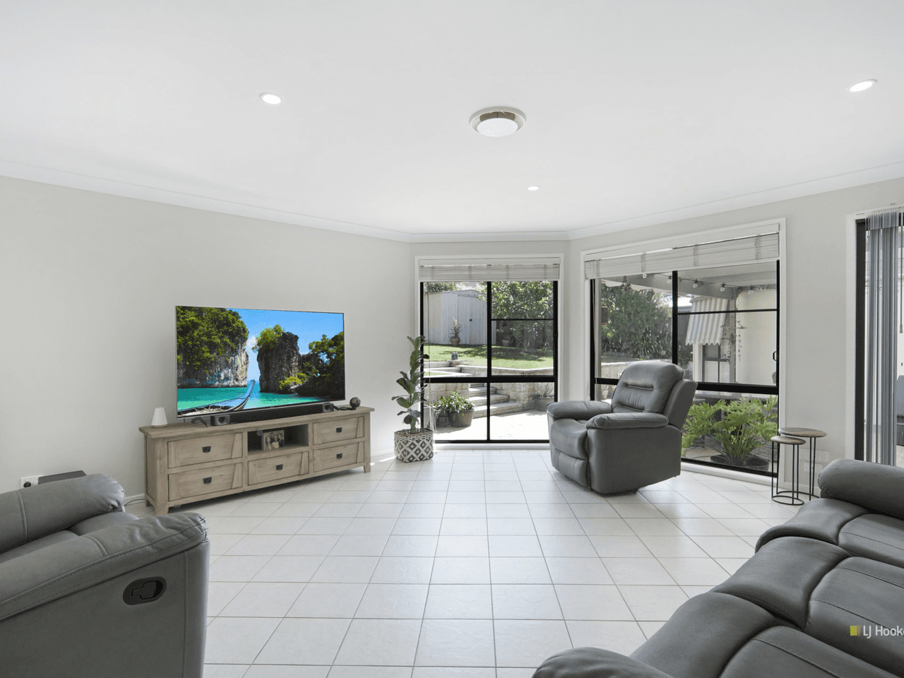 9 Durnford Place, ST GEORGES BASIN, NSW 2540