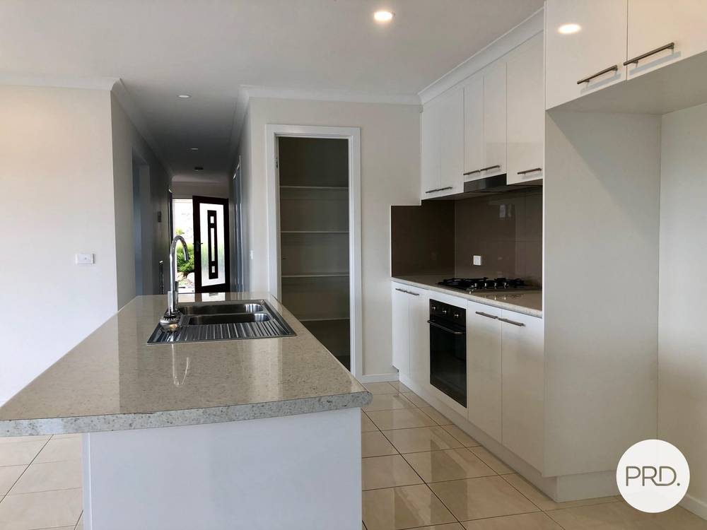 43 Felstead Circuit, THURGOONA, NSW 2640