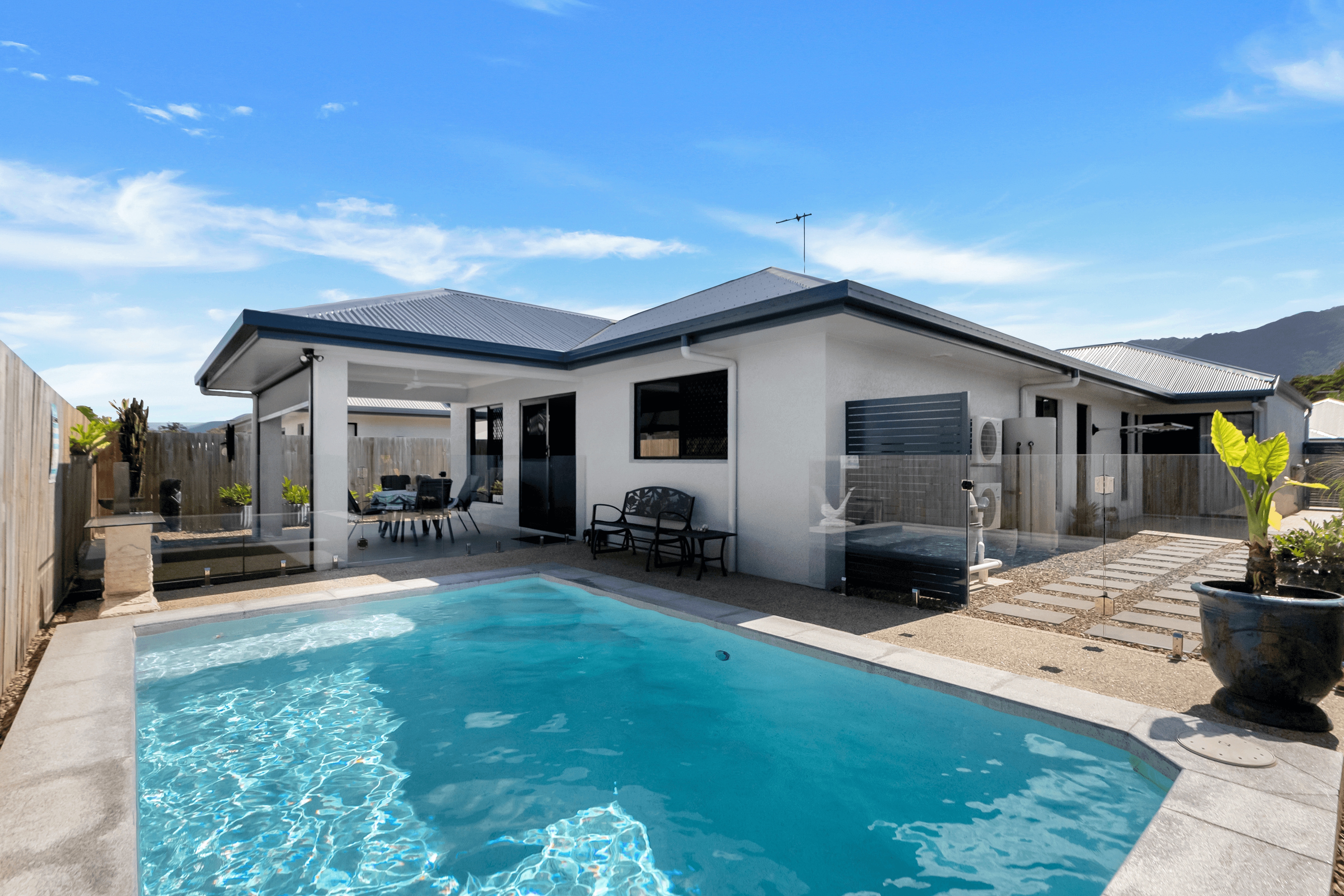 25 Whyambeel Chase, SMITHFIELD, QLD 4878