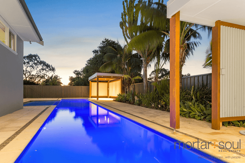 8 Gunee Rd, City Beach, WA 6015