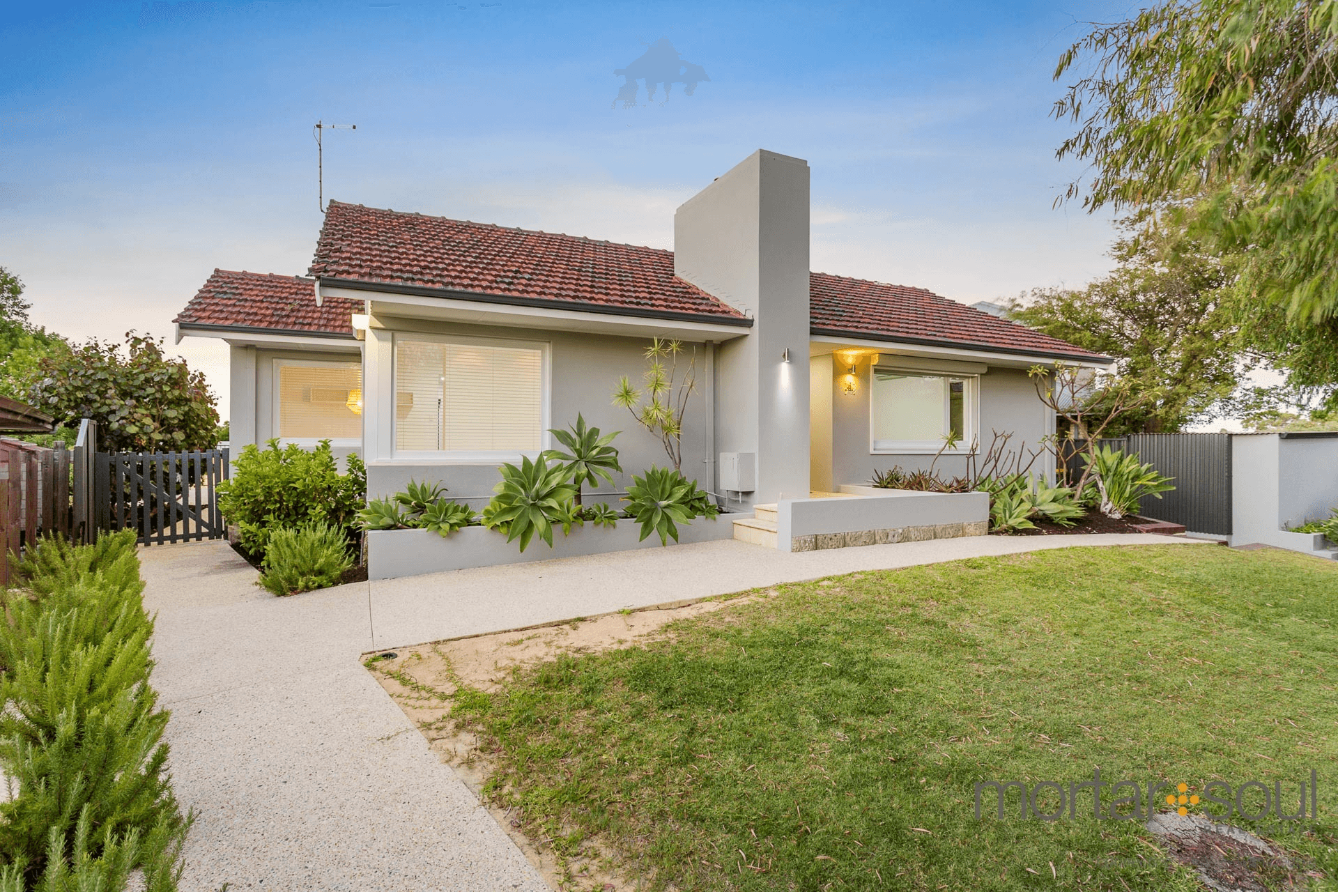 8 Gunee Rd, City Beach, WA 6015