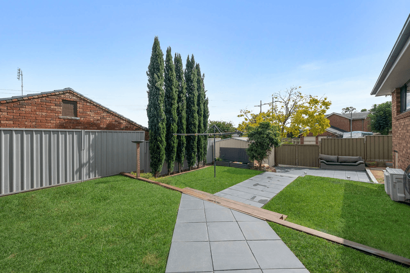 2 Keating Way, NARELLAN VALE, NSW 2567