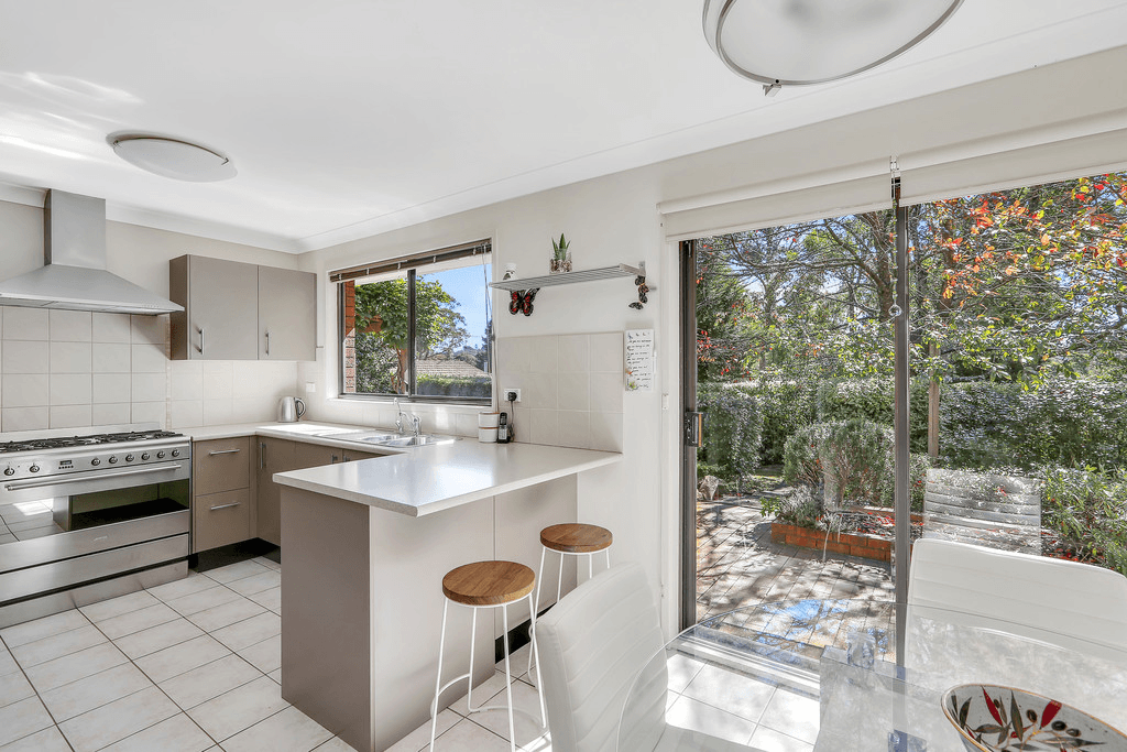 216 Govetts Leap Rd, BLACKHEATH, NSW 2785