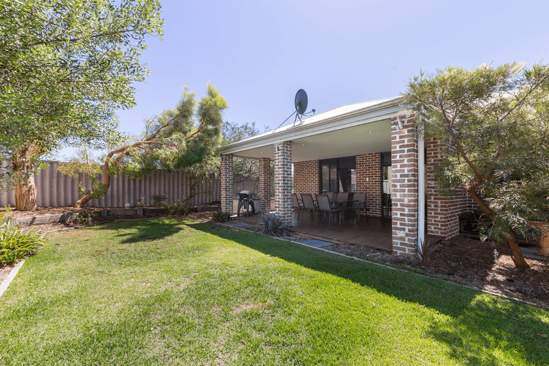 8 Finlay Court, Rivervale, WA 6103