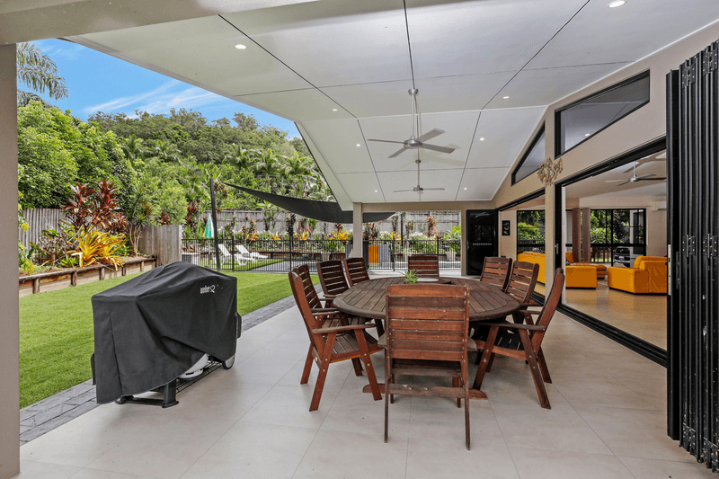 43 Stanton Road, SMITHFIELD, QLD 4878