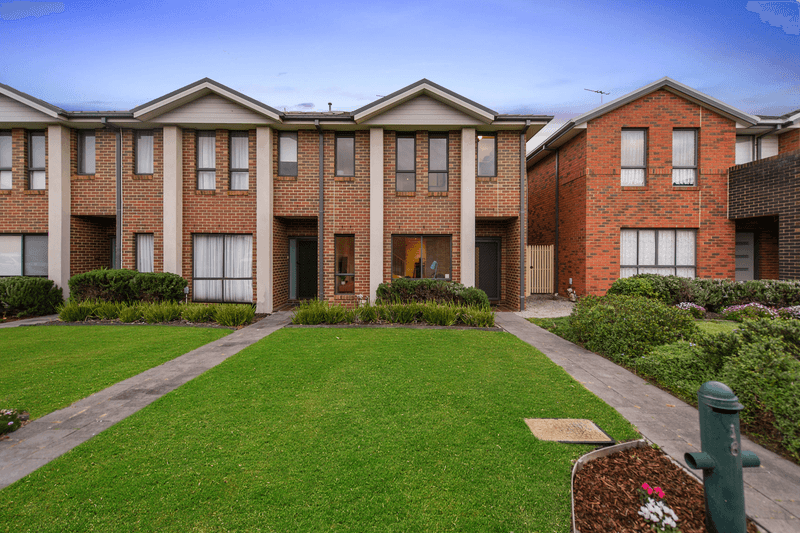 16 Callista Circuit, Taylors Hill, VIC 3037