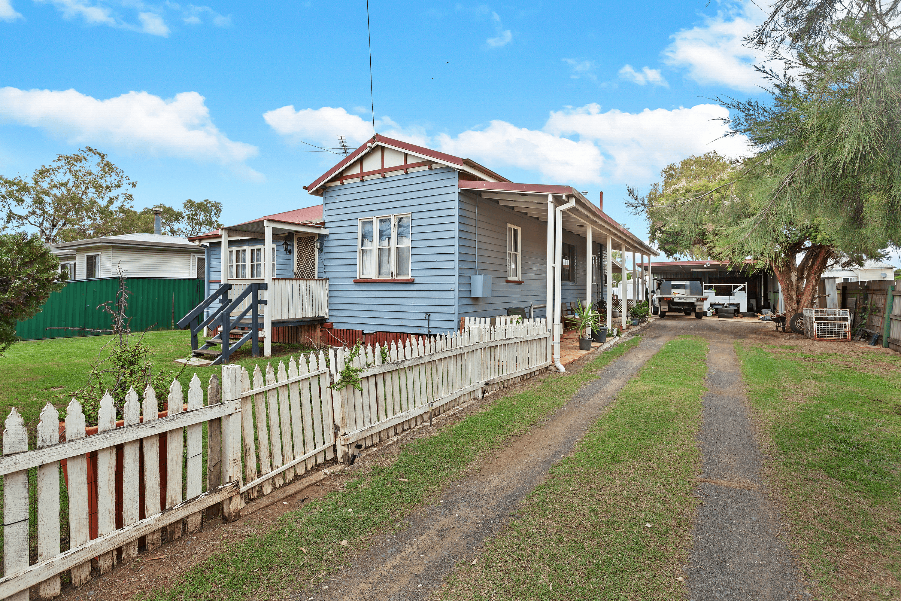 39 Donely Street, OAKEY, QLD 4401