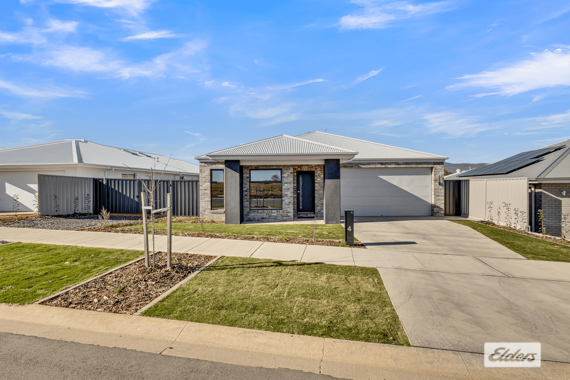 4 Stobie Crescent, Leneva, VIC 3691