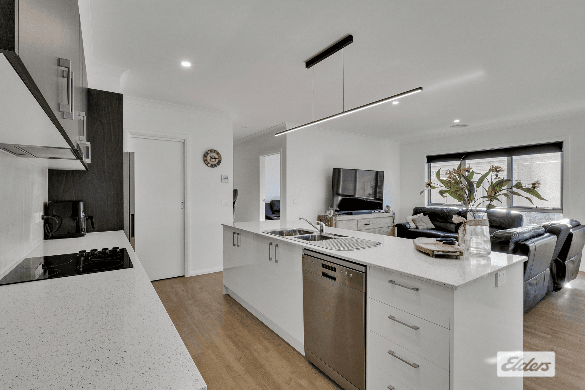 4 Stobie Crescent, Leneva, VIC 3691