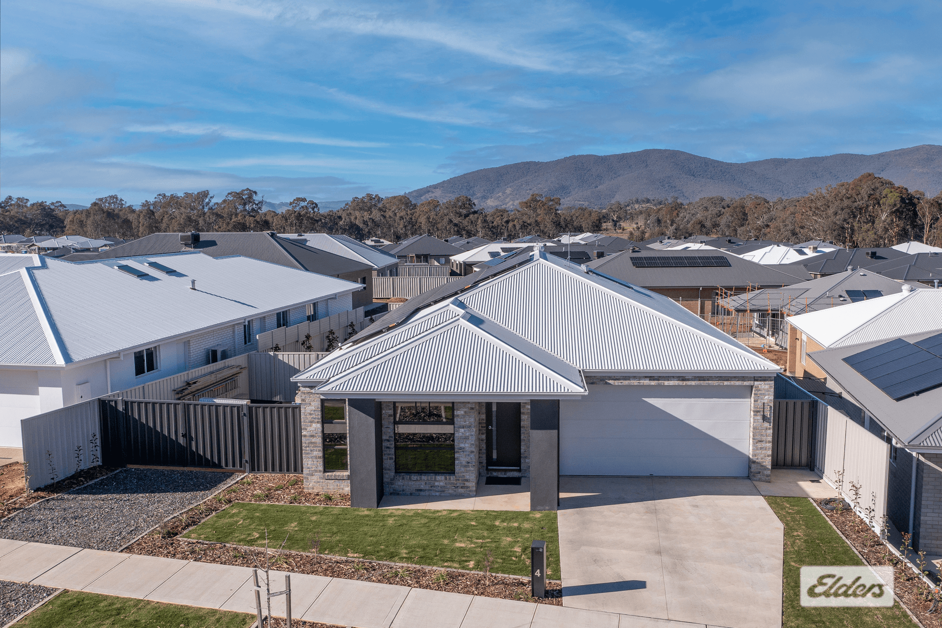 4 Stobie Crescent, Leneva, VIC 3691