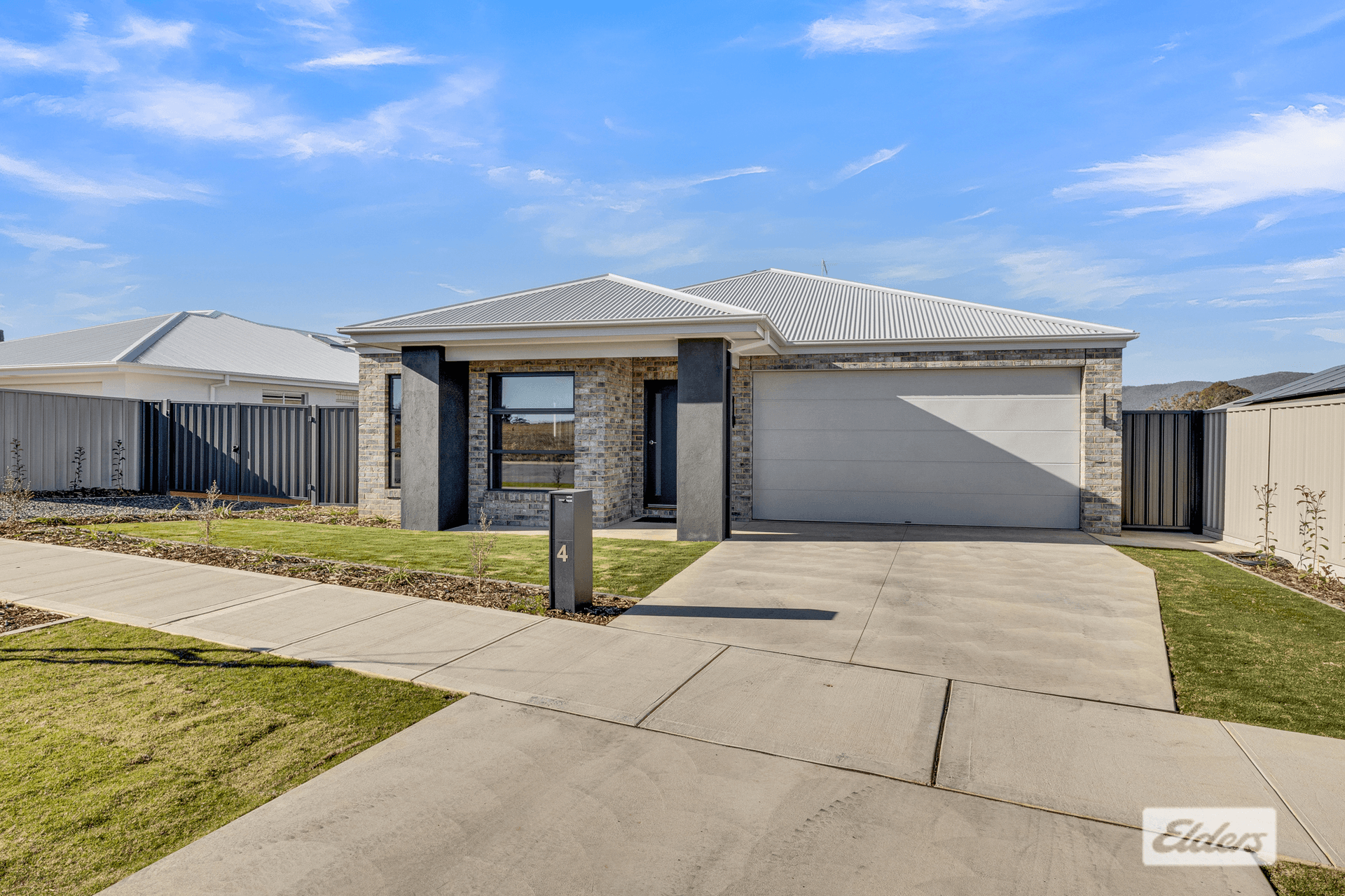 4 Stobie Crescent, Leneva, VIC 3691