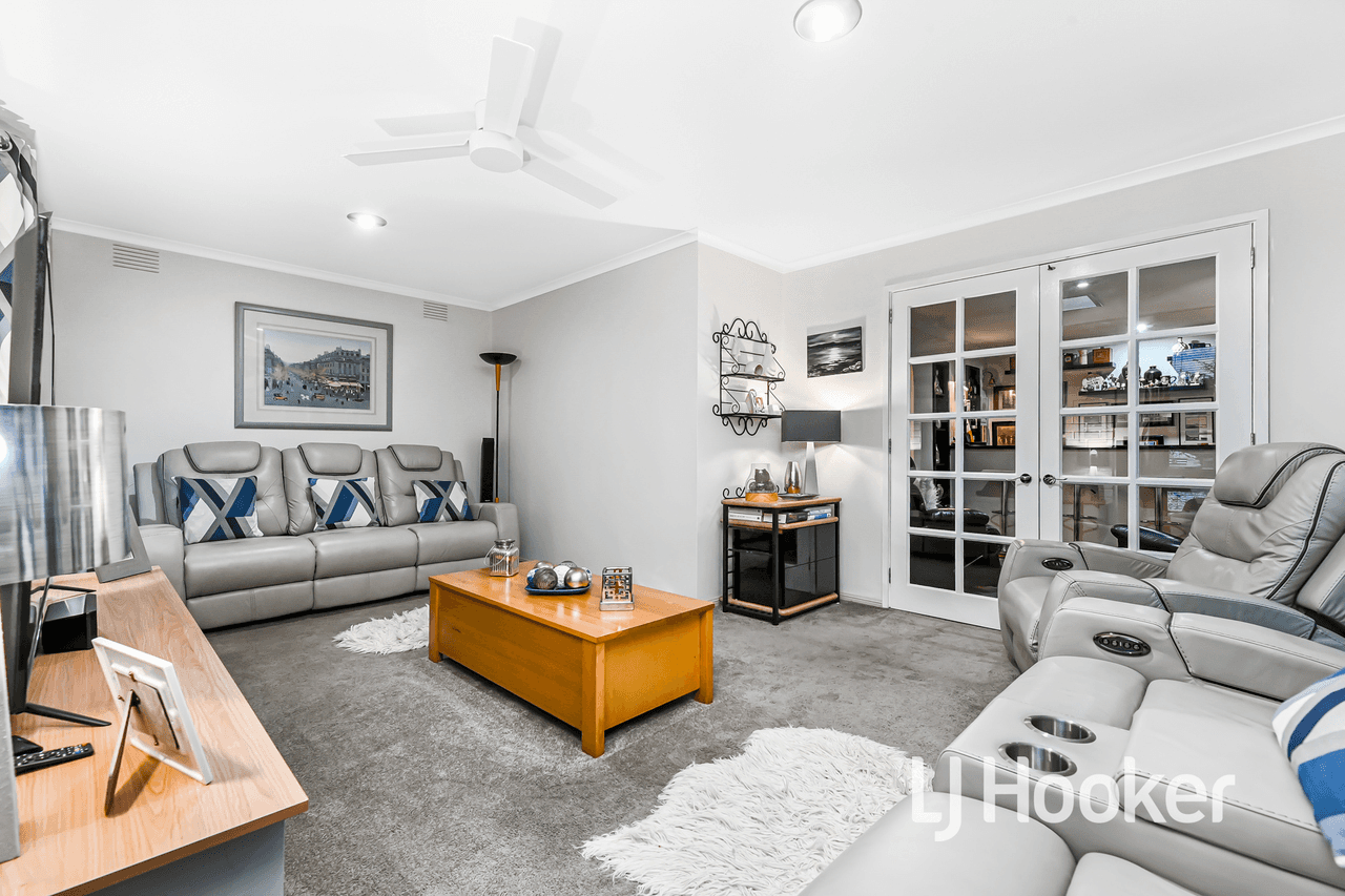 6 Robin Court, PAKENHAM, VIC 3810