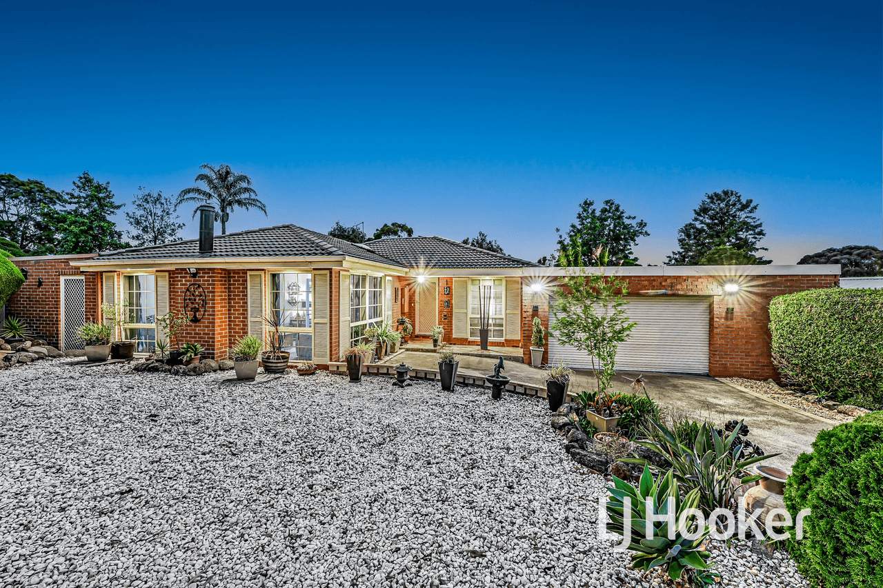 6 Robin Court, PAKENHAM, VIC 3810