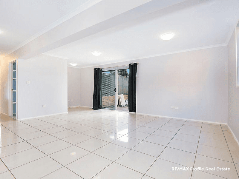 8 Francis Road, SHAILER PARK, QLD 4128