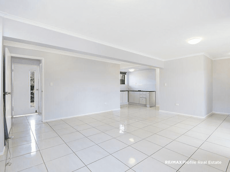 8 Francis Road, SHAILER PARK, QLD 4128