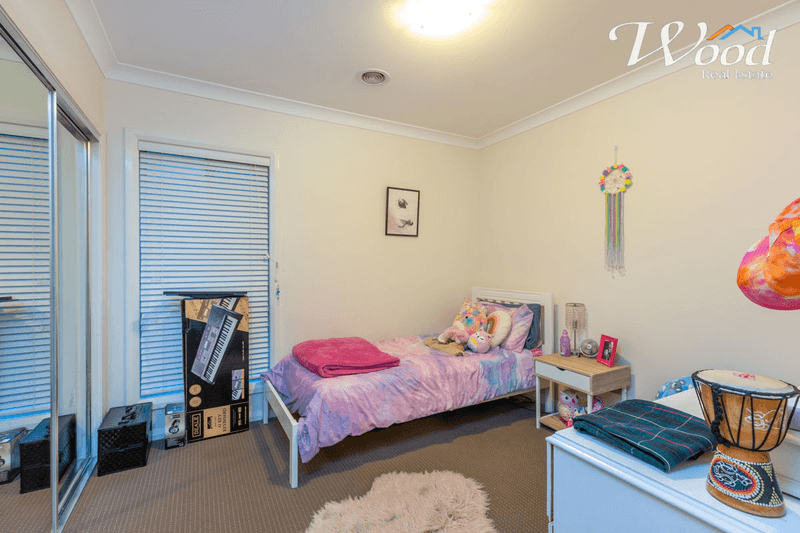 24 Gabrielle Crt, LAVINGTON, NSW 2641