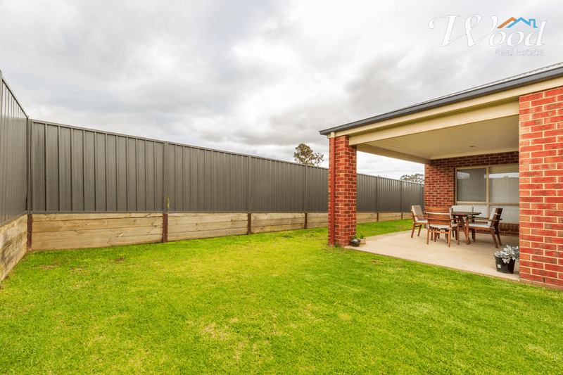 24 Gabrielle Crt, LAVINGTON, NSW 2641