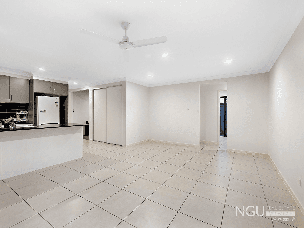 8 Daniell Close, Ripley, QLD 4306