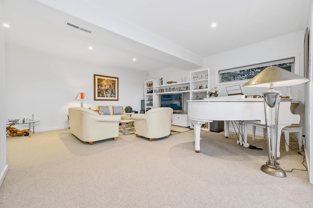 21 Kramer Drive, BERWICK, VIC 3806