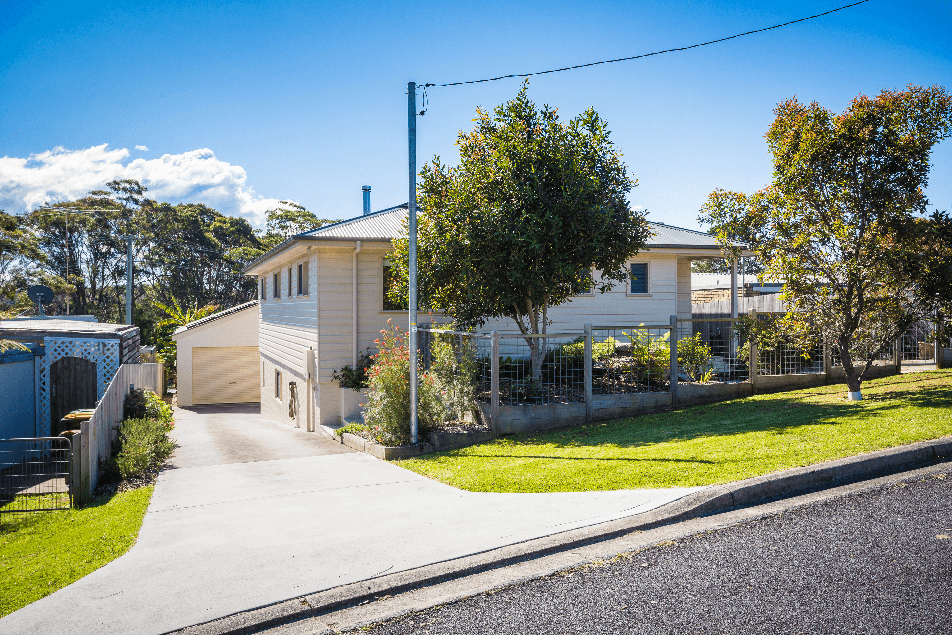 4 TATIARA STREET, DALMENY, NSW 2546