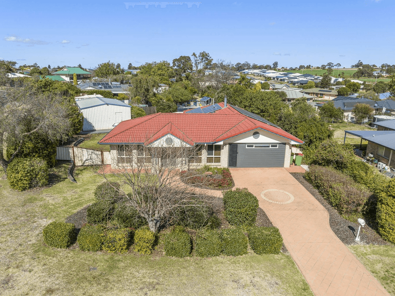 27 Westfield Drive, WESTBROOK, QLD 4350