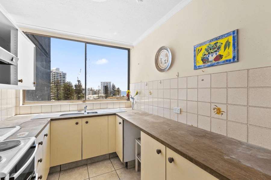 24/2916 Gold Coast Highway, SURFERS PARADISE, QLD 4217