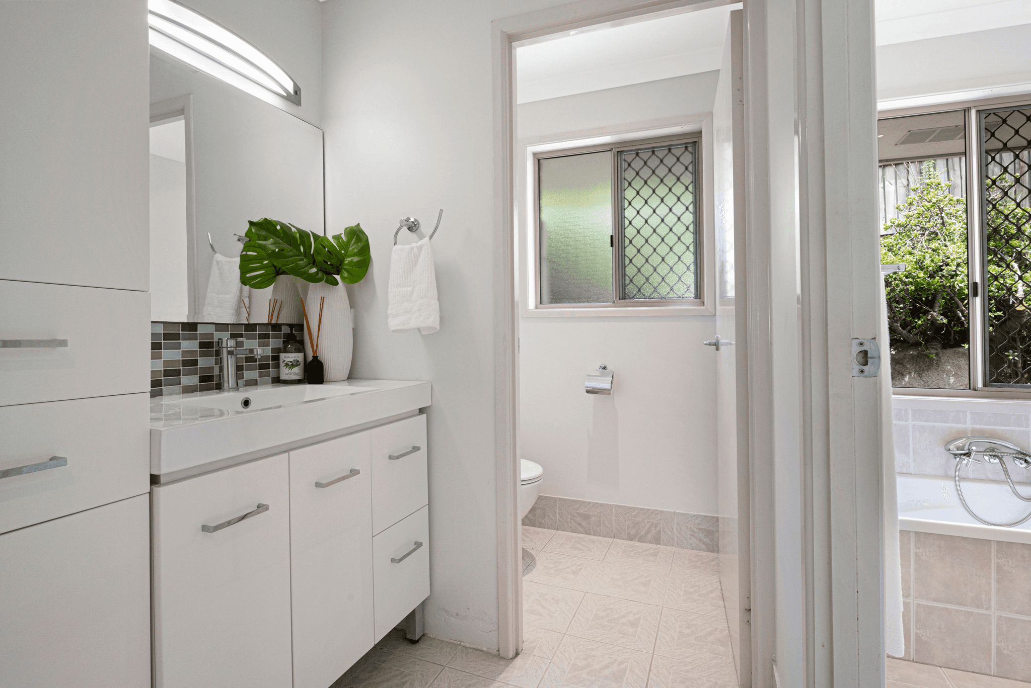 19 Bangalow Place, Albany Creek, QLD 4035