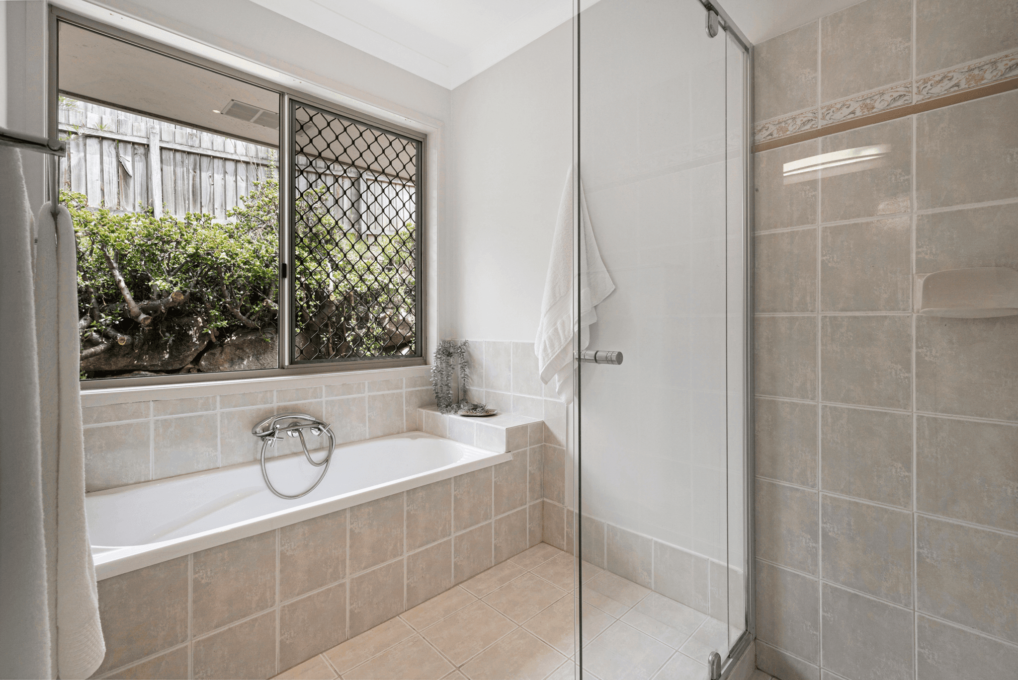 19 Bangalow Place, Albany Creek, QLD 4035