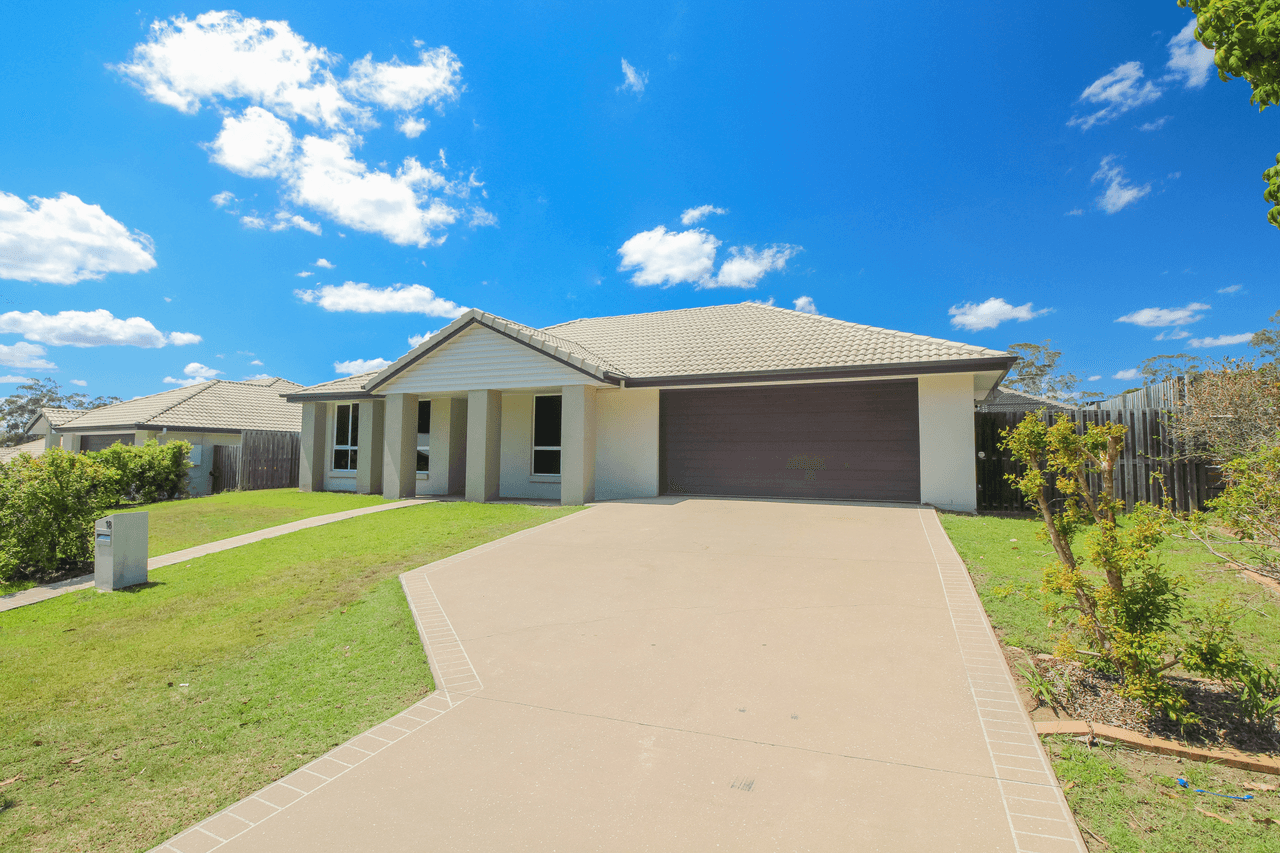 18 Burns Circuit, AUGUSTINE HEIGHTS, QLD 4300