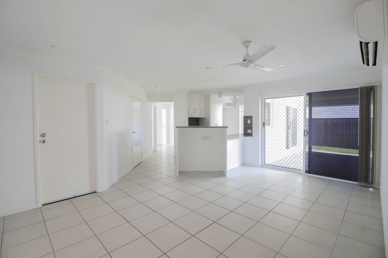 18 Burns Circuit, AUGUSTINE HEIGHTS, QLD 4300