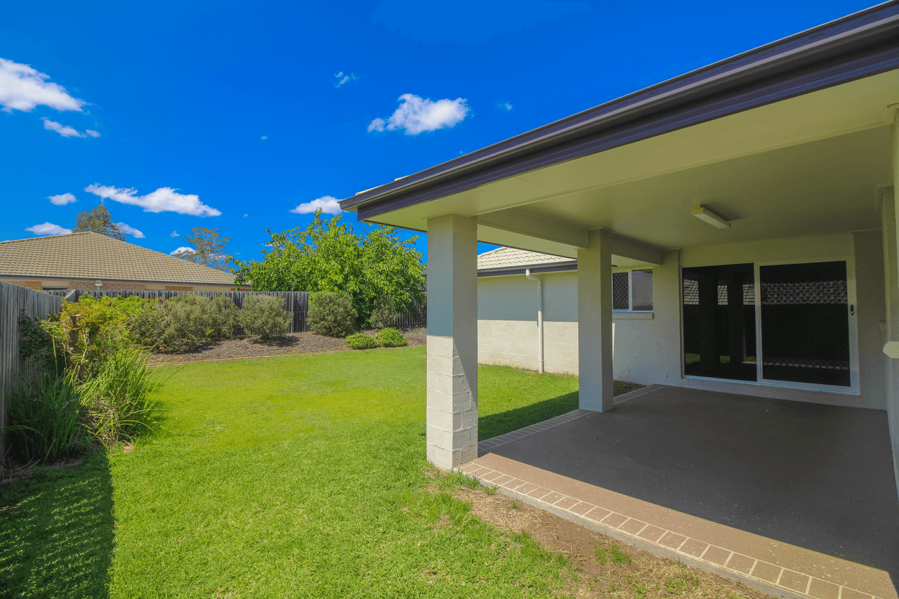 18 Burns Circuit, AUGUSTINE HEIGHTS, QLD 4300