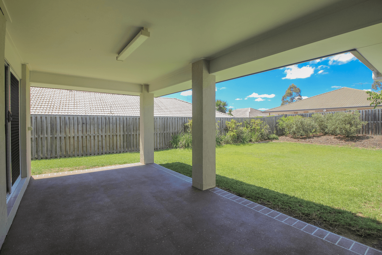 18 Burns Circuit, AUGUSTINE HEIGHTS, QLD 4300