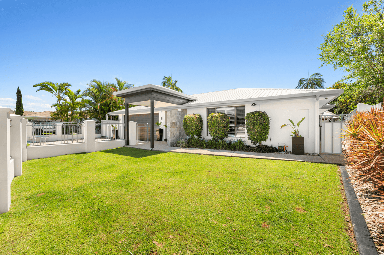 5 Torio Place, RUNAWAY BAY, QLD 4216