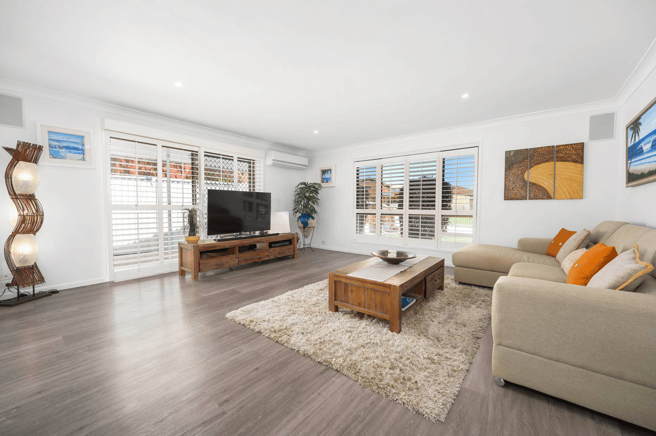 5 Torio Place, RUNAWAY BAY, QLD 4216