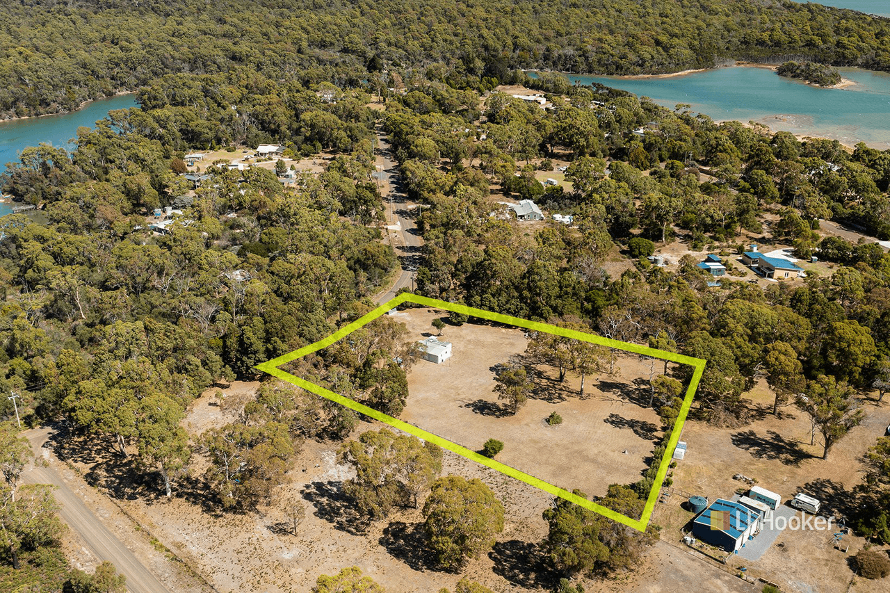 90 Marana Drive, BAKERS BEACH, TAS 7307