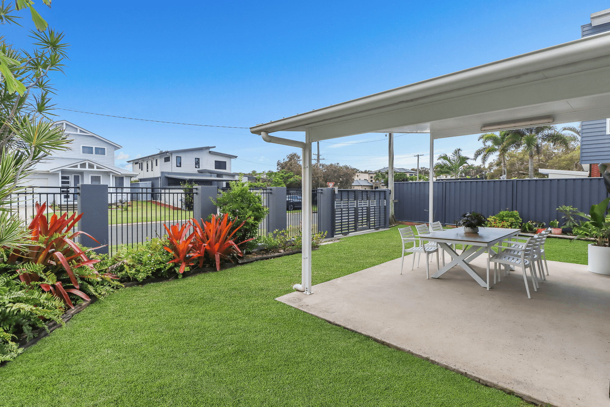 1 & 2/7 Currawong St, Mudjimba, QLD 4564