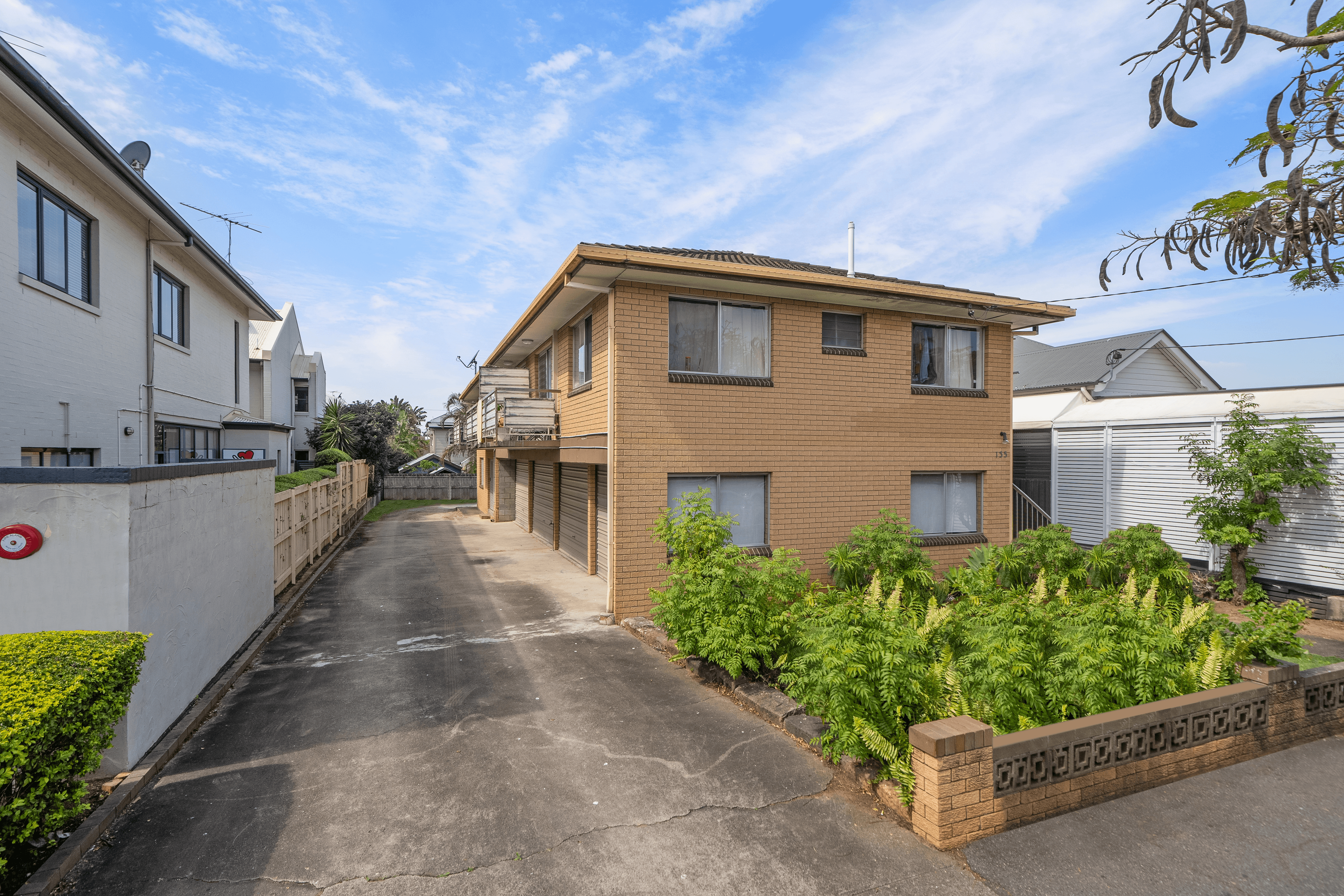 1-4/135 Racecourse Road, ASCOT, QLD 4007