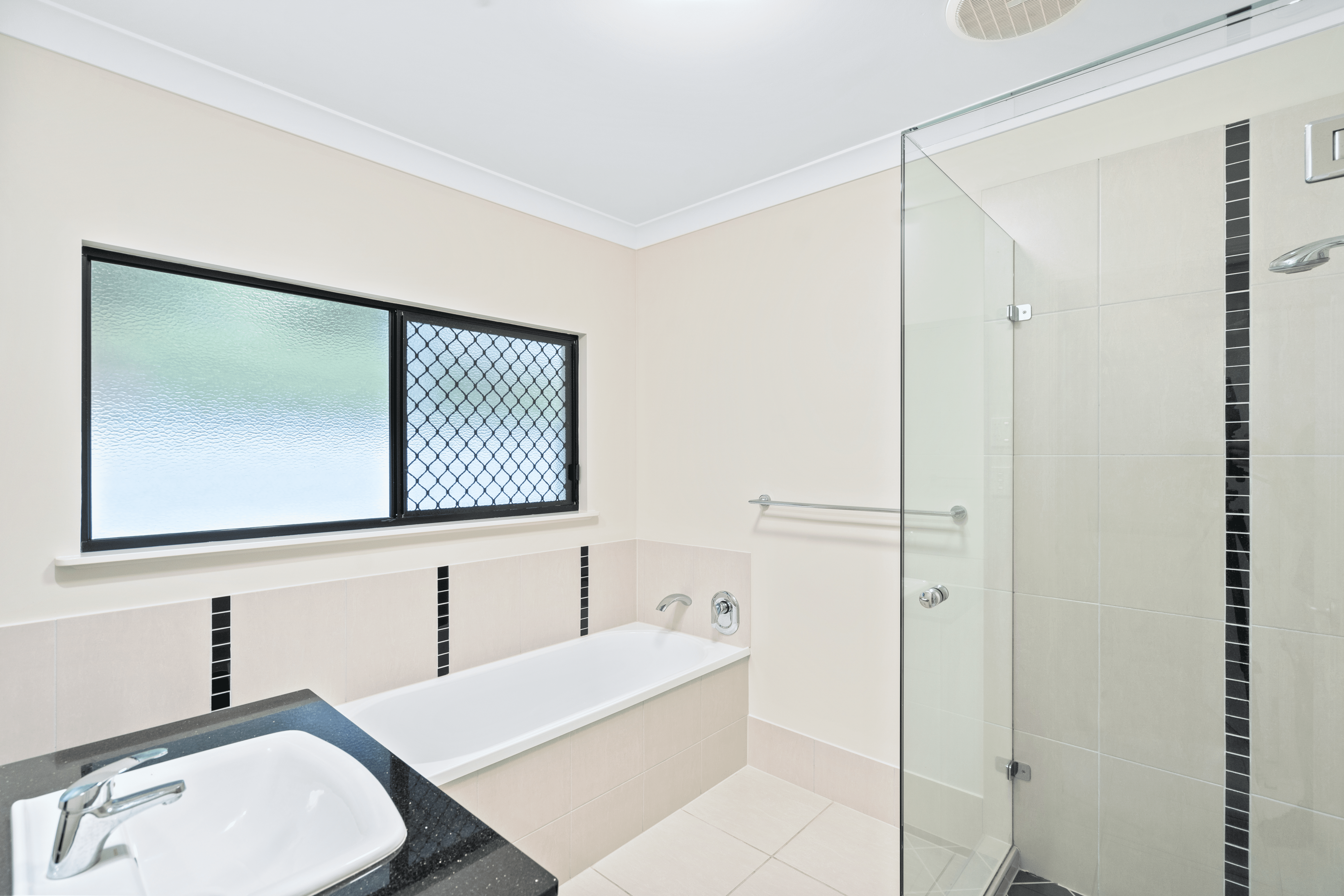 30 Osprey Close, BAYVIEW HEIGHTS, QLD 4868