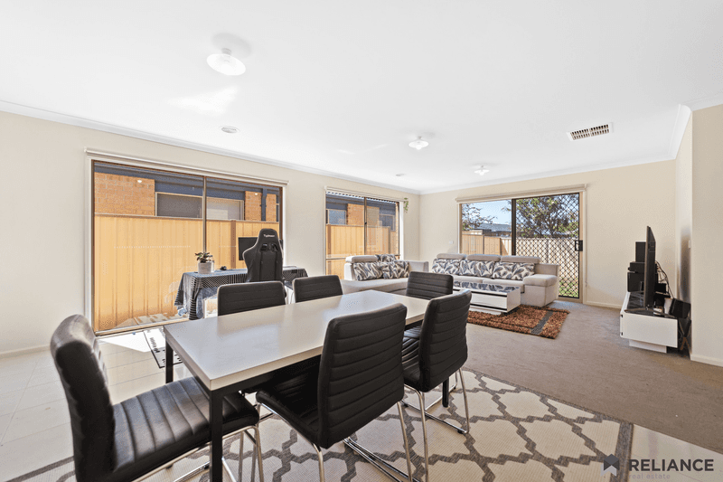 16 Harrowgate Court, Brookfield, VIC 3338