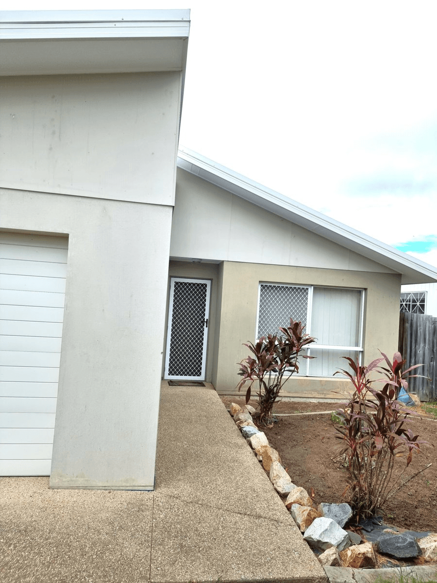 7 Sapphire Crescent, BOWEN, QLD 4805