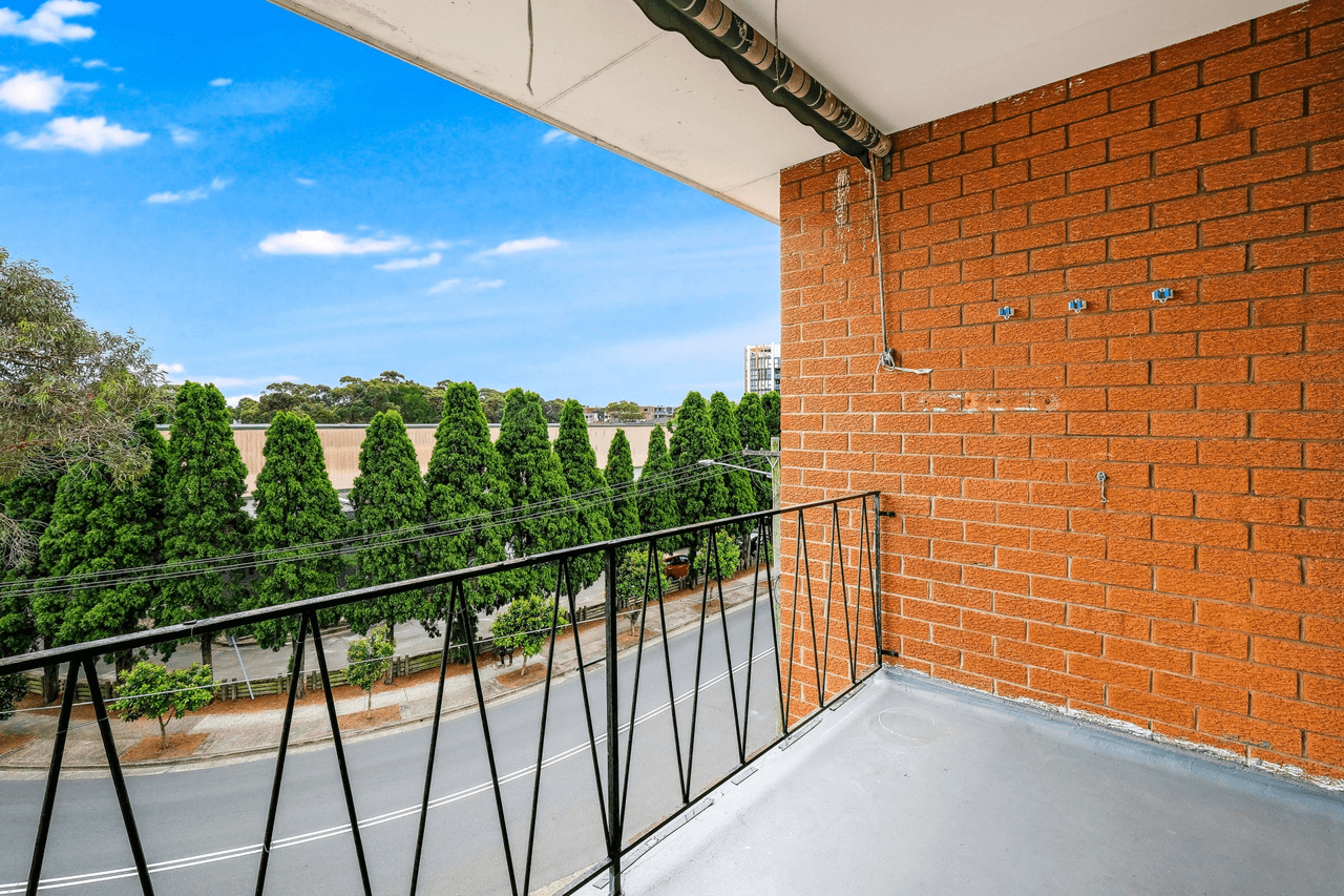 12/28 Barber Avenue, EASTLAKES, NSW 2018