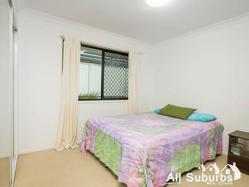 7 Capricorn Avenue, CRESTMEAD, QLD 4132