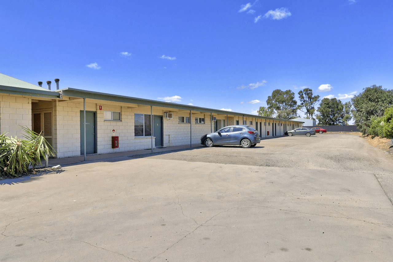 140 Crispe Street, DENILIQUIN, NSW 2710