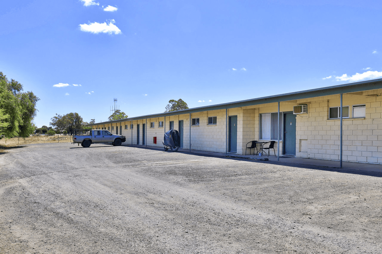 140 Crispe Street, DENILIQUIN, NSW 2710