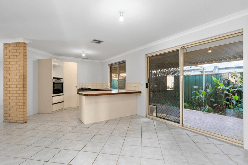 Unit 2/22 Locksley Ave, Armadale, WA 6112