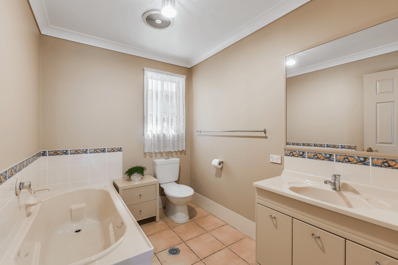 17 Turner Road, UPPER FLAGSTONE, QLD 4344